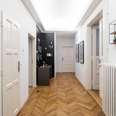 Spacious Apartments Near The River Praga Exterior foto