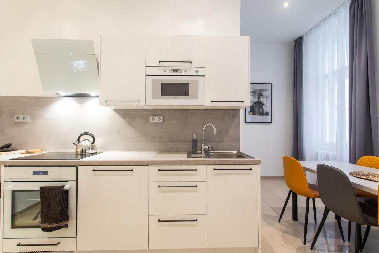 Spacious Apartments Near The River Praga Exterior foto