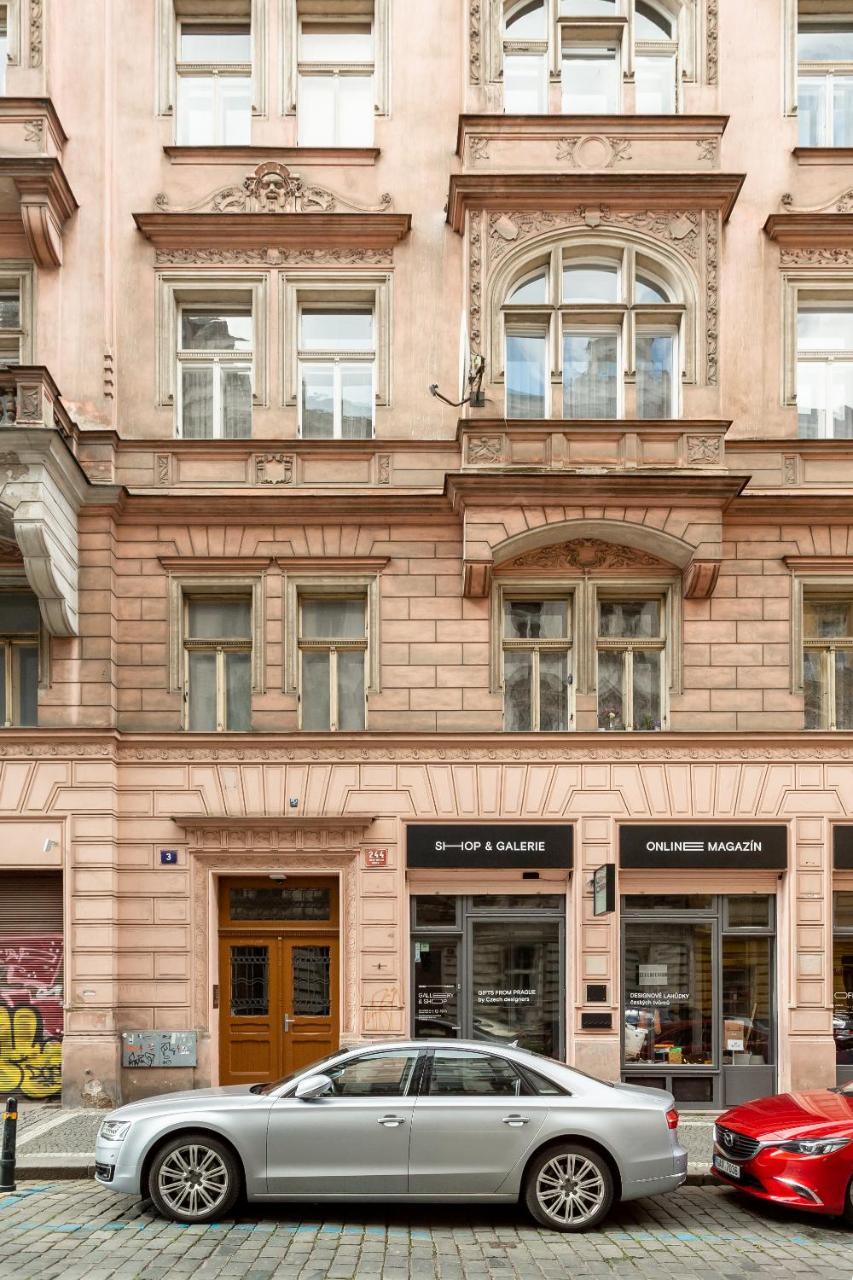 Spacious Apartments Near The River Praga Exterior foto